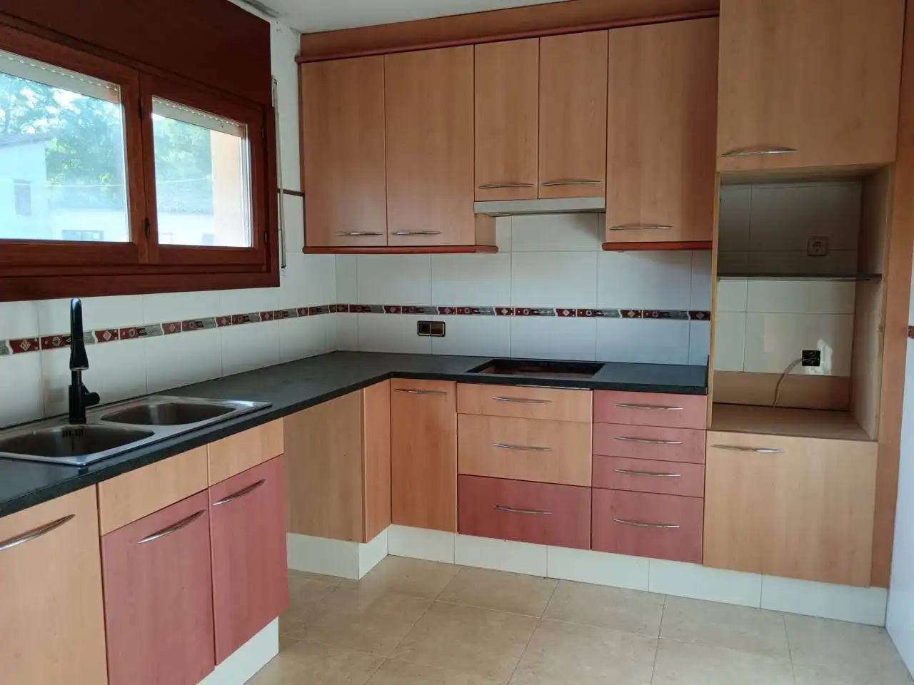 Cocina de Casa o chalet en venta en Olot con Calefacción y Jardín privado