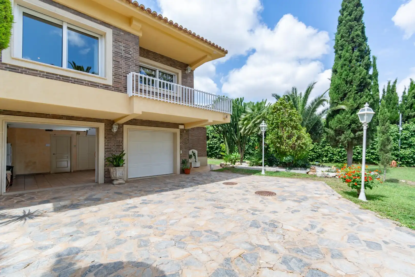 Vista exterior de Casa o xalet en venda en Cartagena amb Aire condicionat, Calefacció i Jardí privat
