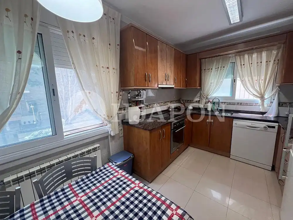 Cuina de Casa o xalet en venda en Vilassar de Dalt amb Aire condicionat, Calefacció i Jardí privat