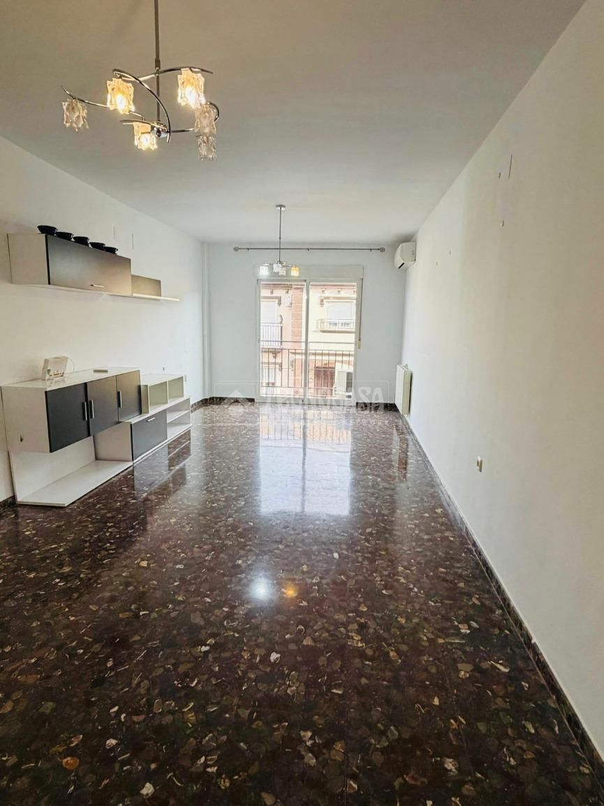 Sala de estar de Piso en venta en Las Gabias con Calefacción y Balcón