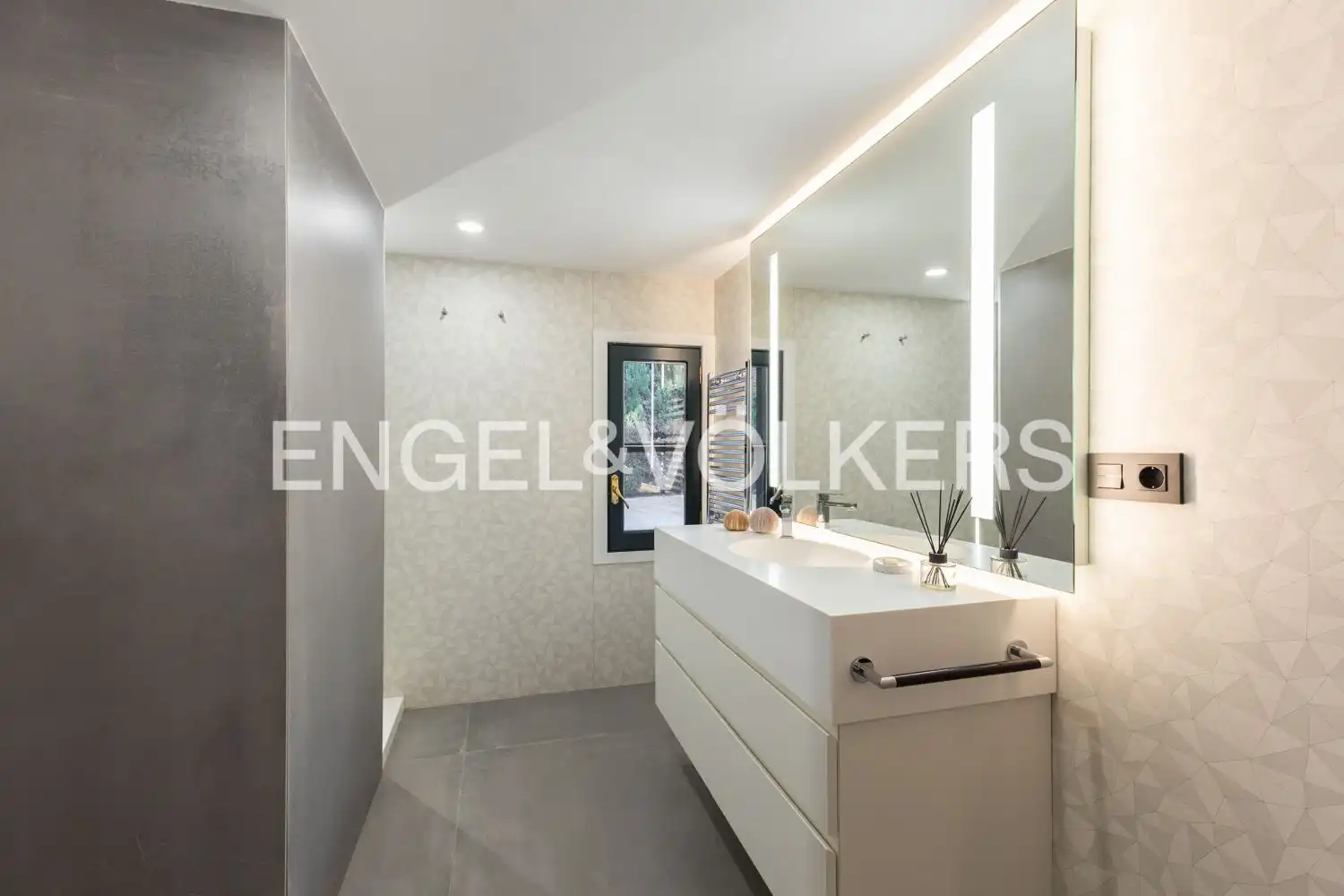 Baño de Casa o chalet en venta en Castellón de la Plana / Castelló de la Plana con Aire acondicionado, Calefacción y Jardín privado