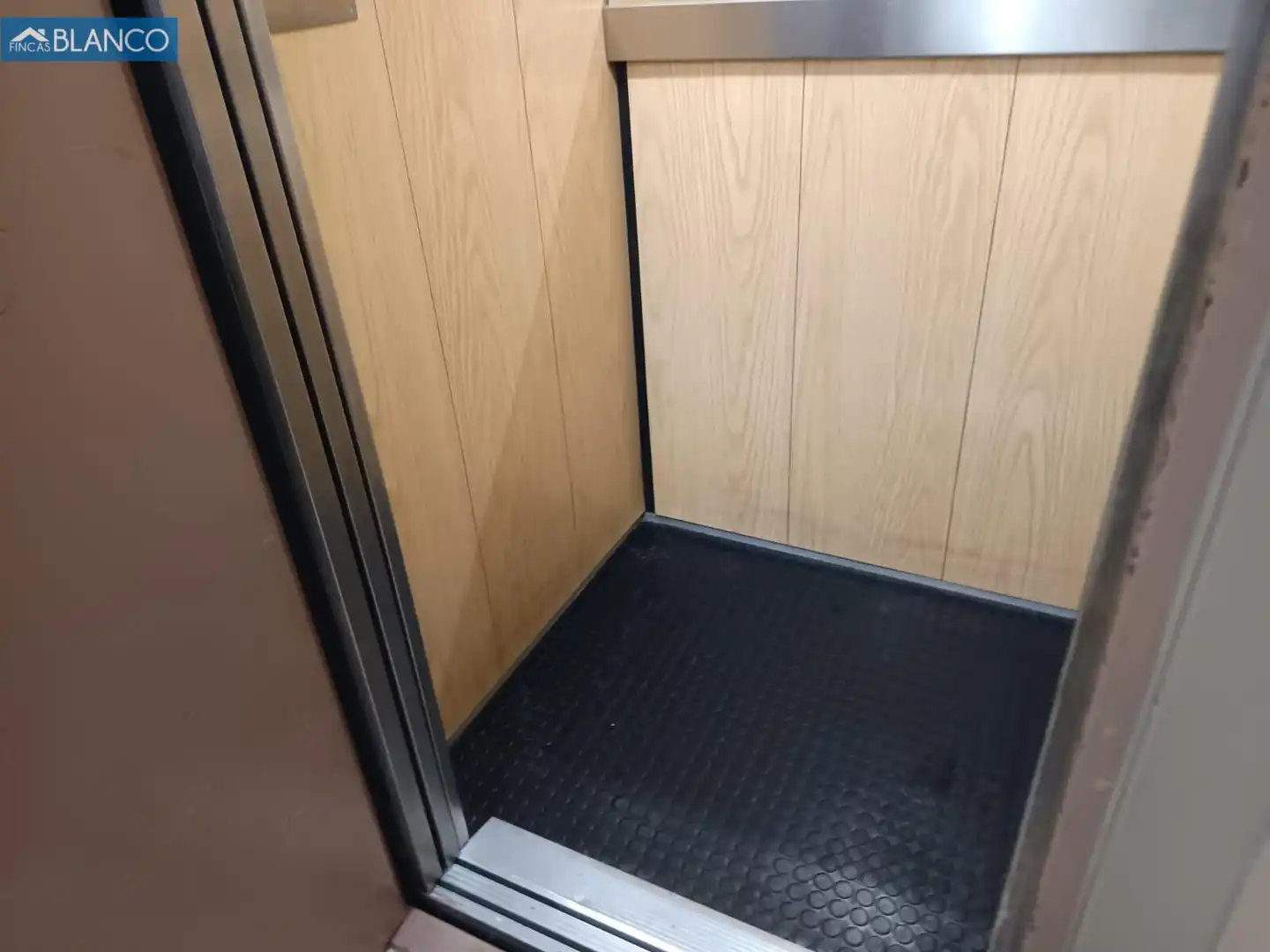 Piso en venta en L'Hospitalet de Llobregat con Aire acondicionado, Calefacción y Parquet