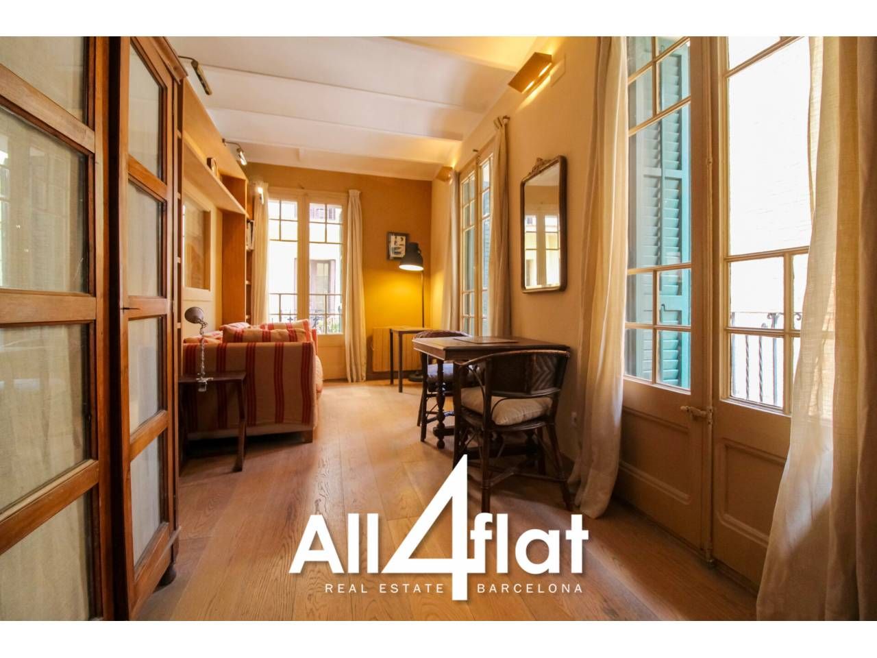 Bedroom of Flat to rent in  Barcelona Capital  with Air Conditioner, Parquet flooring and Furnished