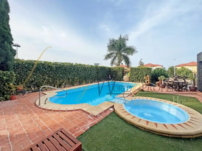 Casa con piscina en venta en Costa Adeje