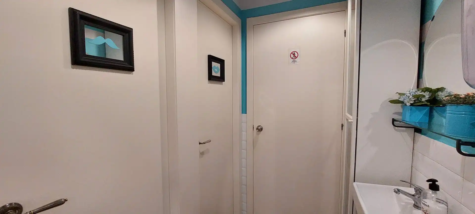 Bathroom of Commercial properties for rent in Salou  with Air Conditioner, Terrace and Furnished