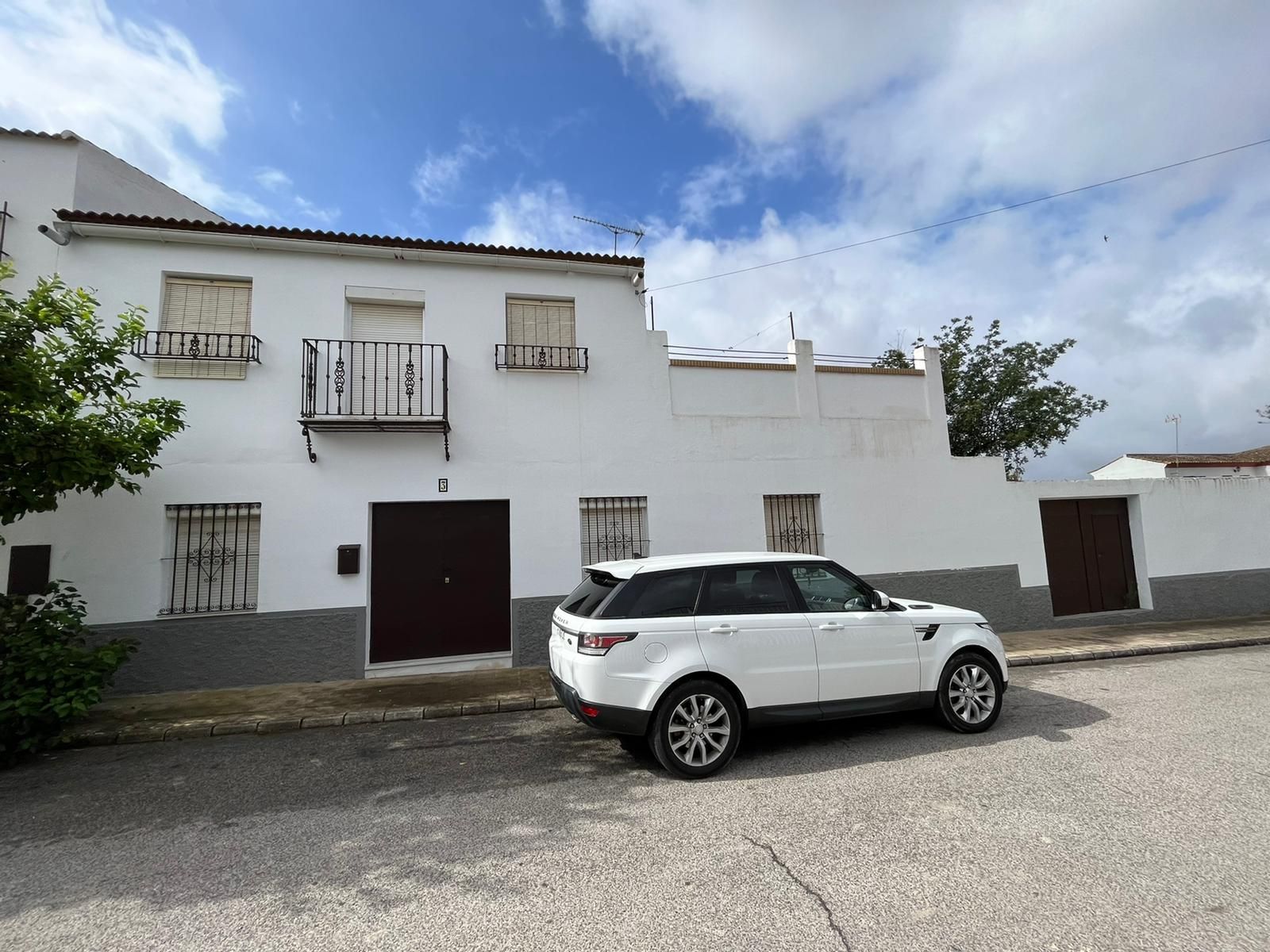 Vista exterior de Casa o xalet en venda en Olivares amb Jardí privat, Terrassa i Traster