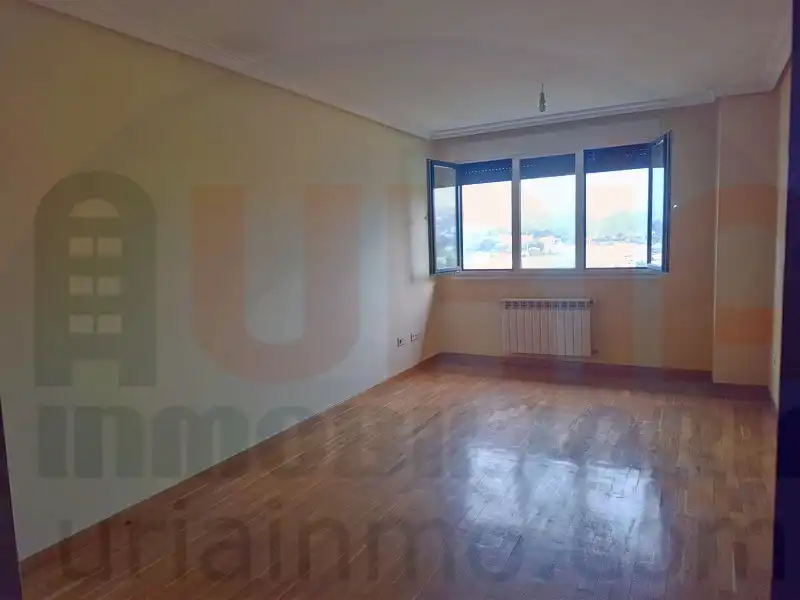 Dormitori de Pis en venda en Siero amb Calefacció i Parquet