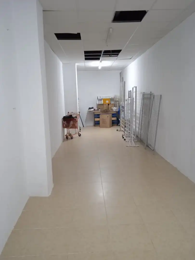 Business premises to rent in Boiro, imagen 4