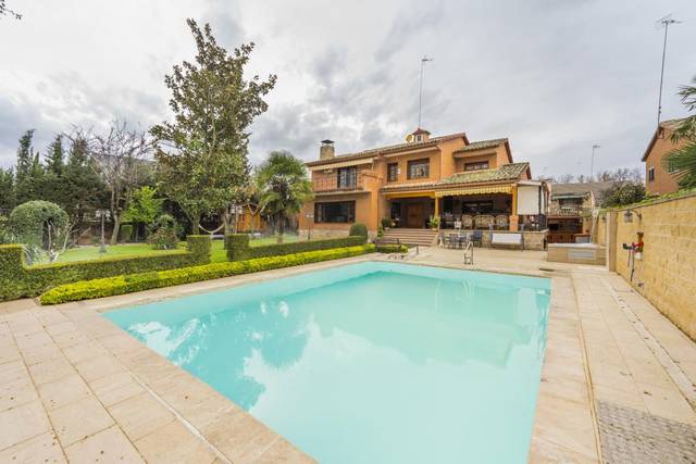 Casa-chalet en Venta en C. de Joaquín Rodrigo en Las Aves