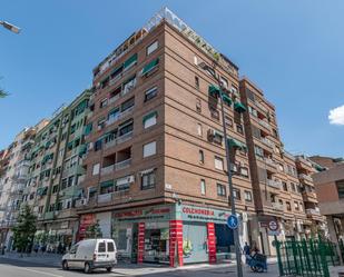 Exterior view of Flat for sale in  Granada Capital