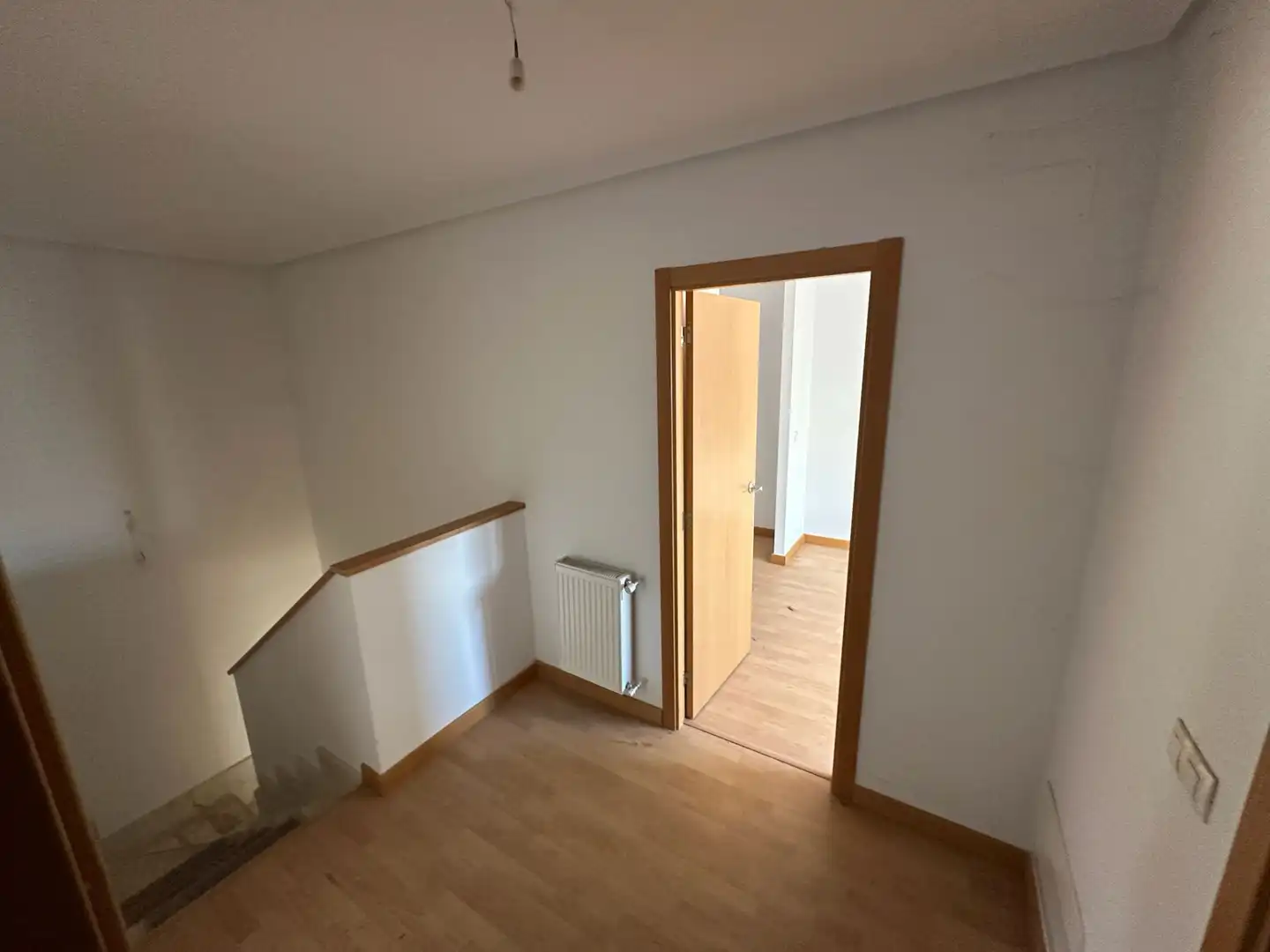 Einfamilien-Reihenhaus zum Verkauf in Villariezo mit Privatgarten