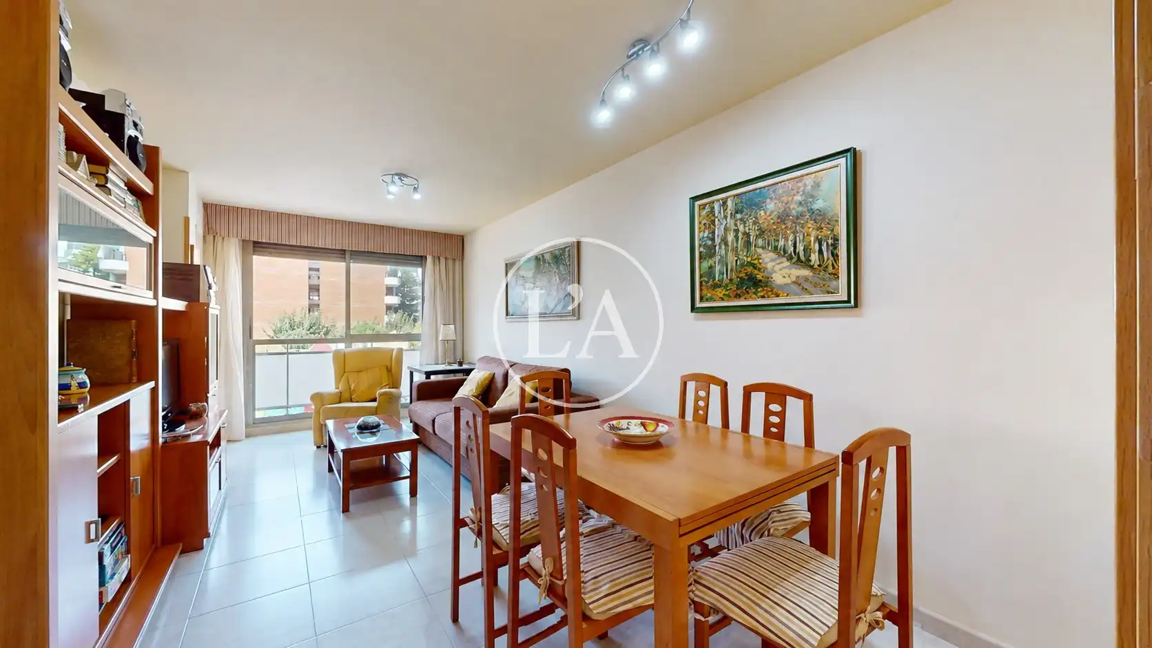 Mini appartamento con piscina in vendita a Carrer d'Amadeu Vives 10, imagen 3