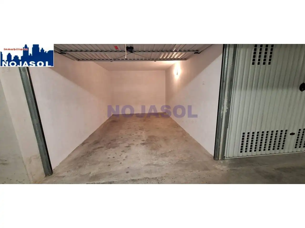 Parkplatz von Dachboden zur Miete in Noja mit Heizung, Terrasse und Möbliert