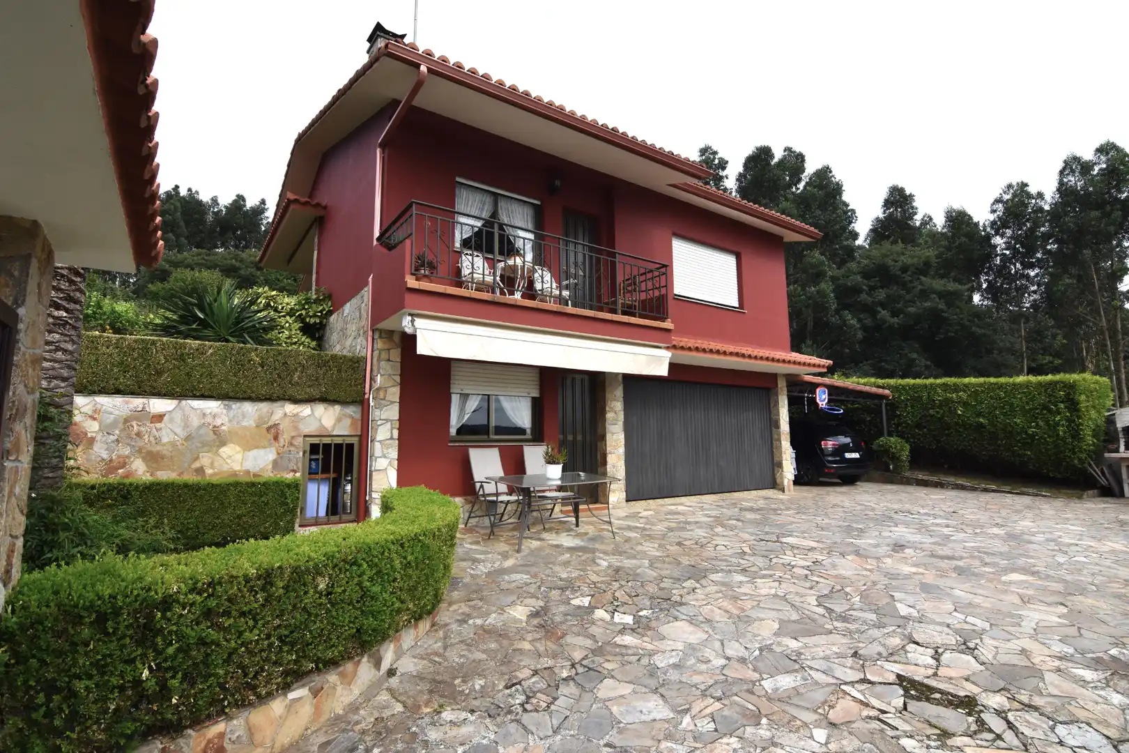 Vista exterior de Casa o chalet en venta en Oleiros con Calefacción, Jardín privado y Parquet