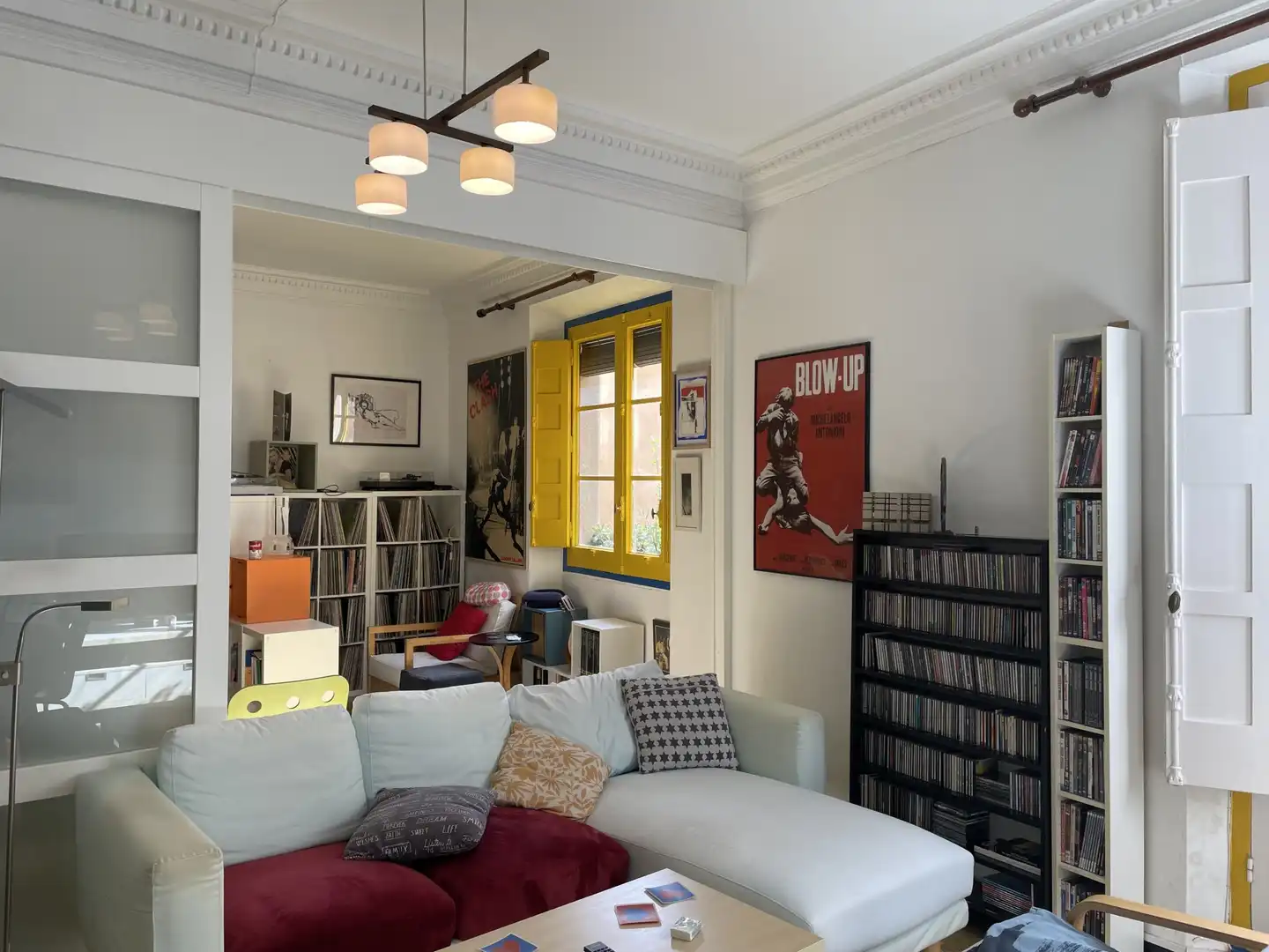 Living room of Flat for sale in Girona  with Heating, Furnished and Balcony