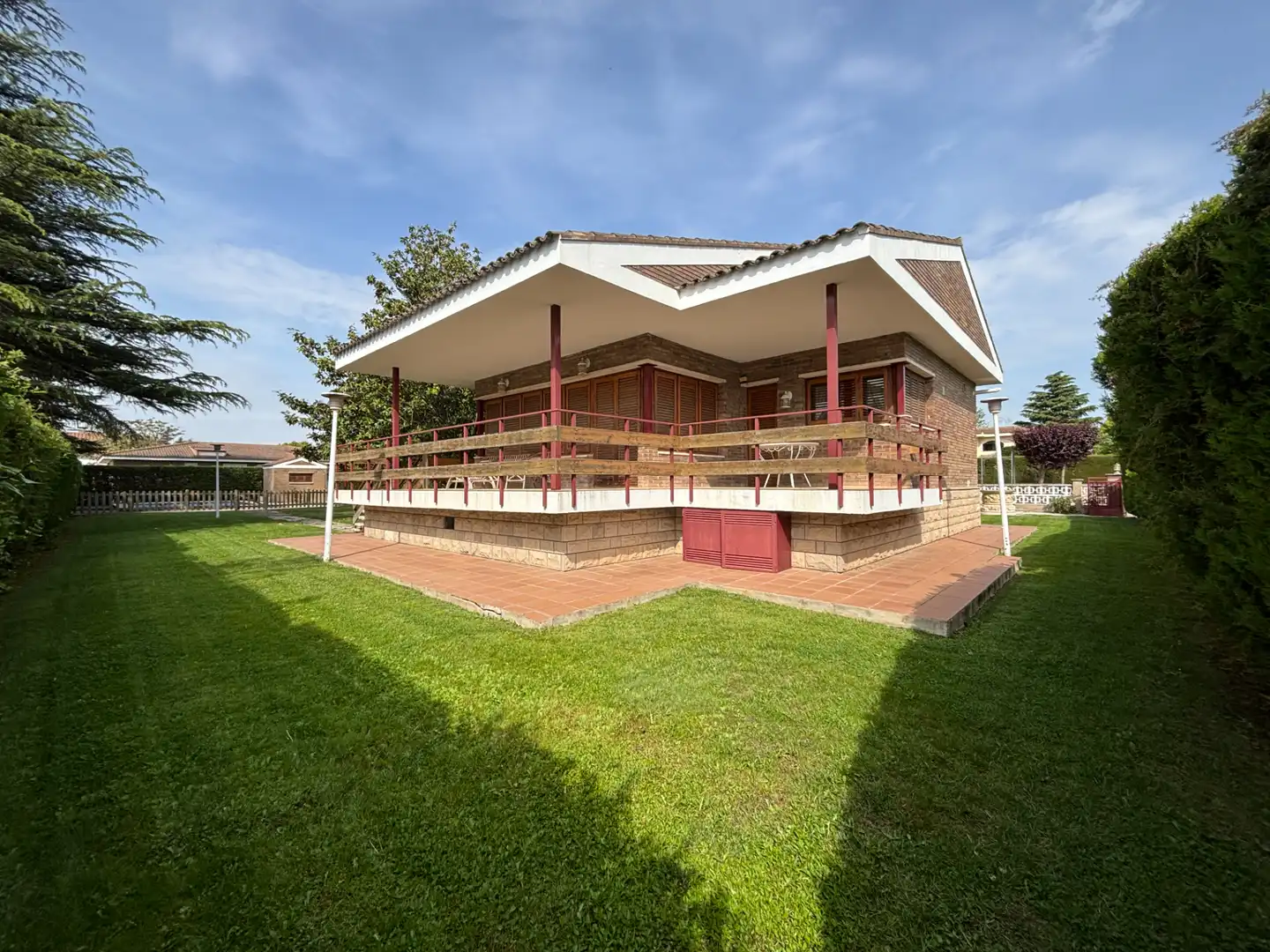 Chalet con piscina en venta en Carrer Cervantes Saavedra