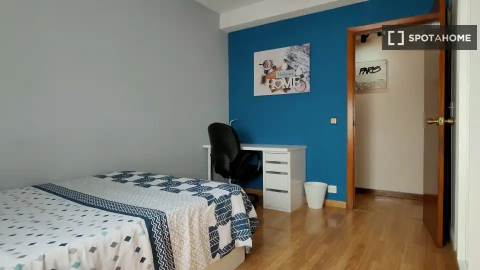 Habitación de Piso de alquiler en Alcalá de Henares con Aire acondicionado, Calefacción y Amueblado
