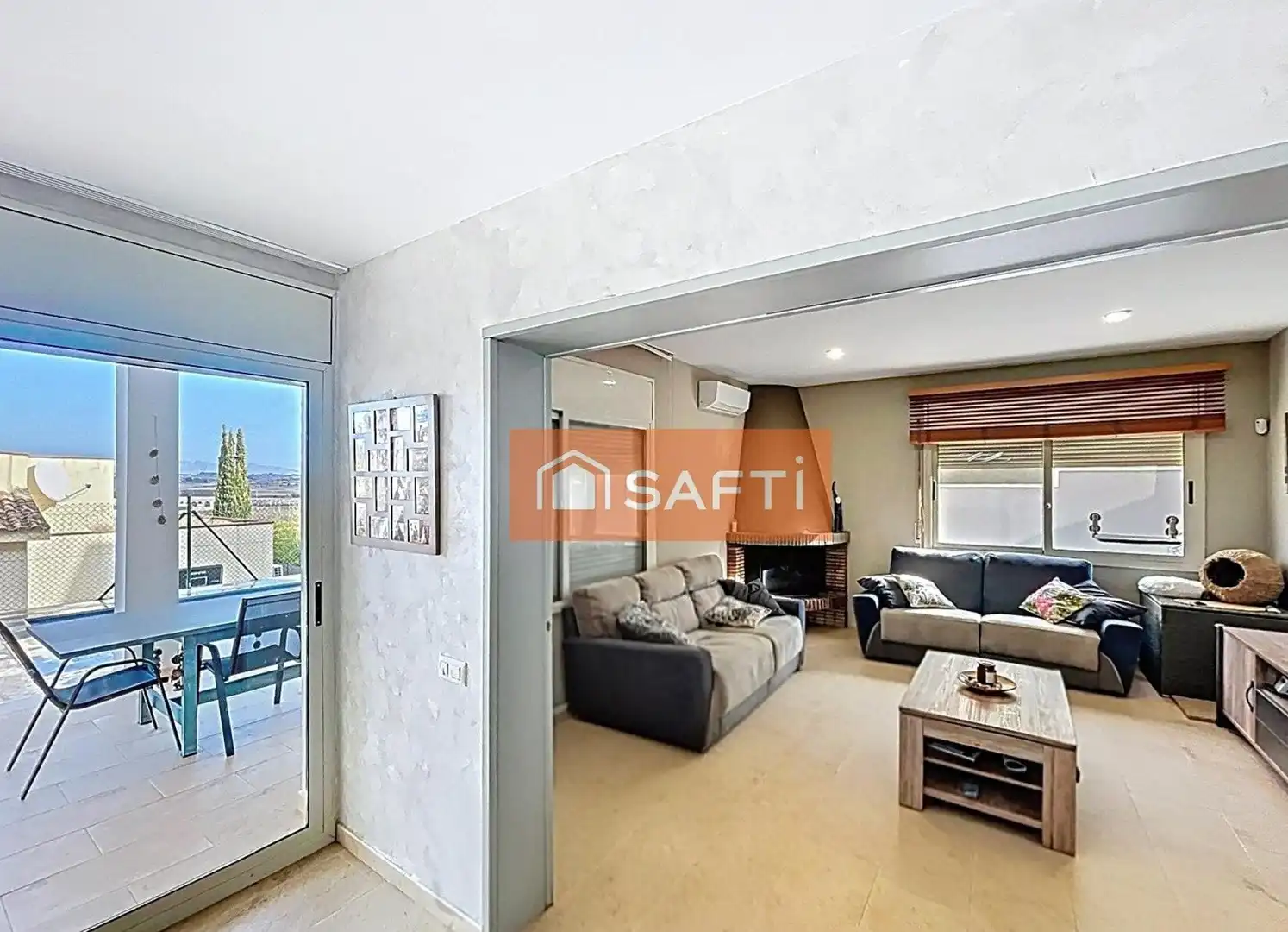 Living room of Houses for sale in Pacs del Penedès  with Air Conditioner, Heating and Terrace