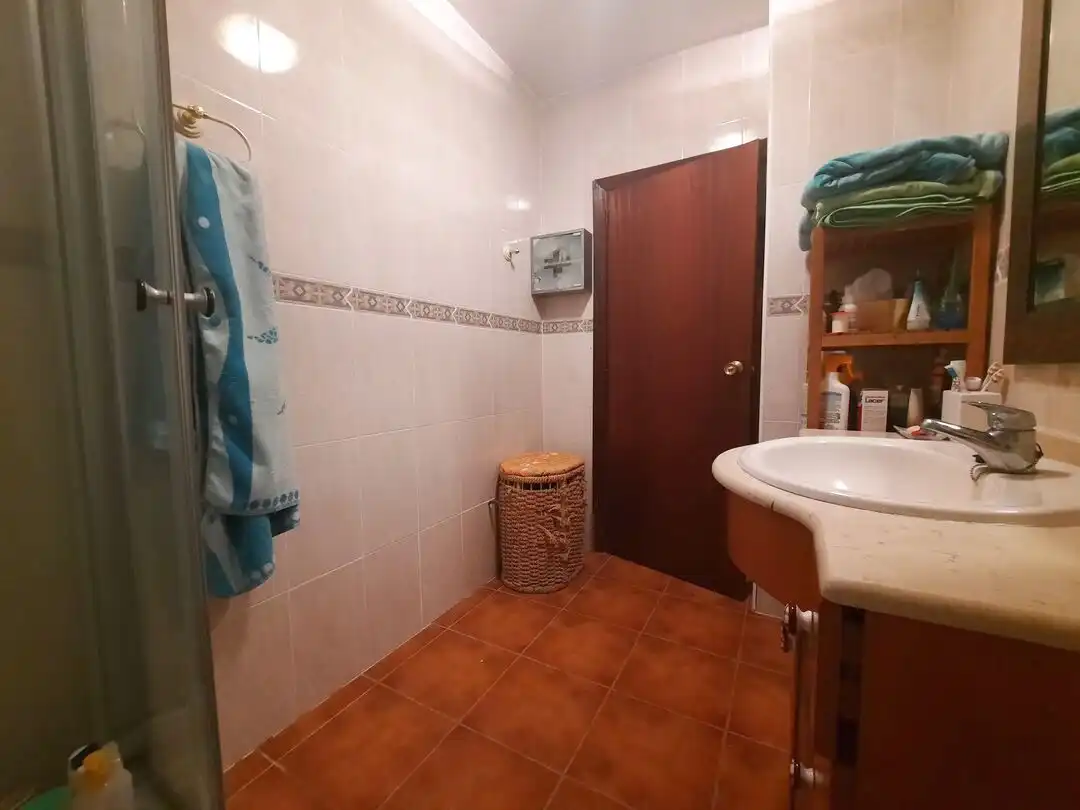 Badezimmer von Haus oder Chalet zum Verkauf in Escalona mit Heizung, Privatgarten und Abstellraum