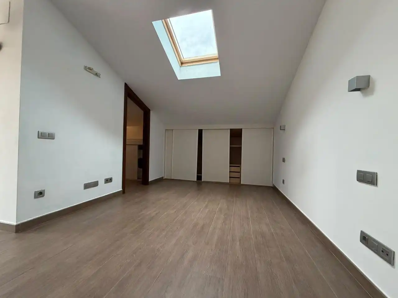 Attic for rent in Barcelona  with Air Conditioner, Parquet flooring and Terrace