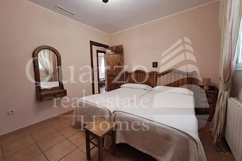 Bedroom of Houses for sale in Herrera de Alcántara  with Air Conditioner, Terrace and Furnished