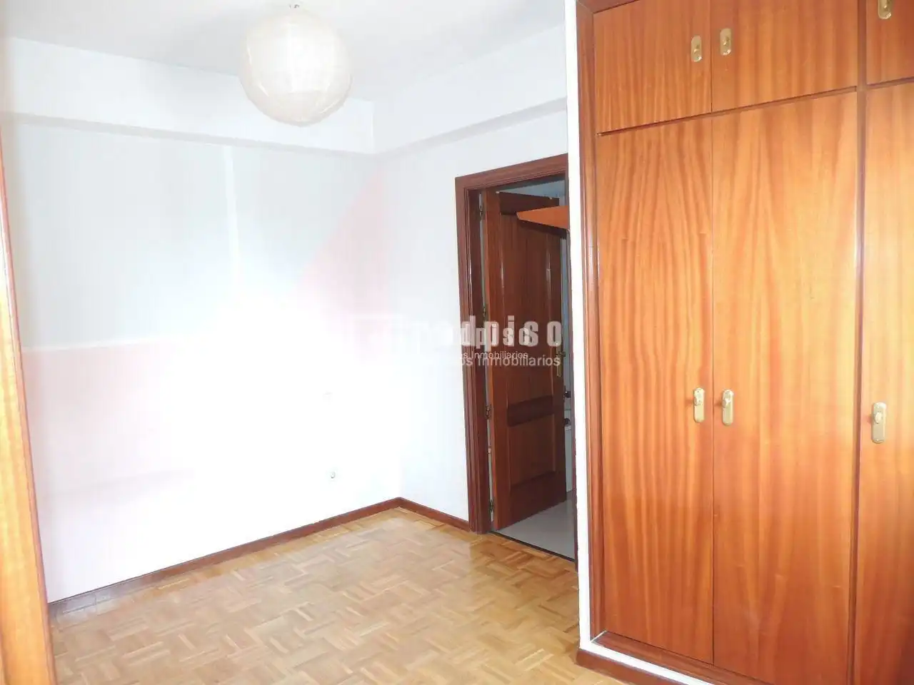Dormitori de Àtic de lloguer en Madrid amb Aire condicionat, Calefacció i Parquet
