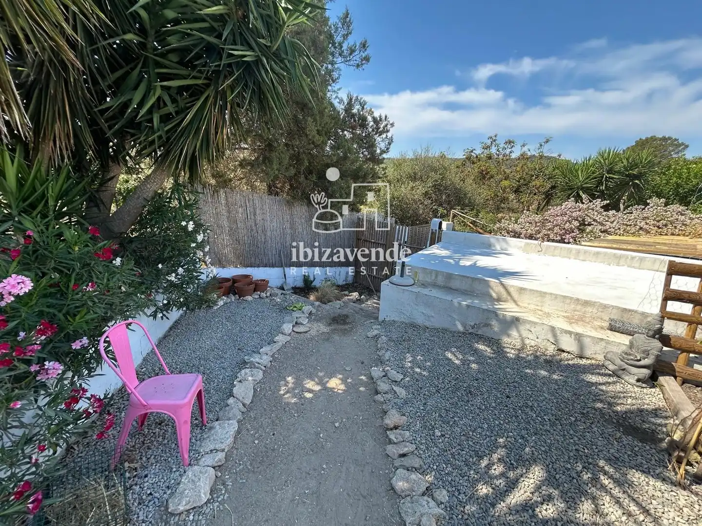 Vista exterior de Casa o xalet en venda en Eivissa amb Aire condicionat, Jardí privat i Terrassa