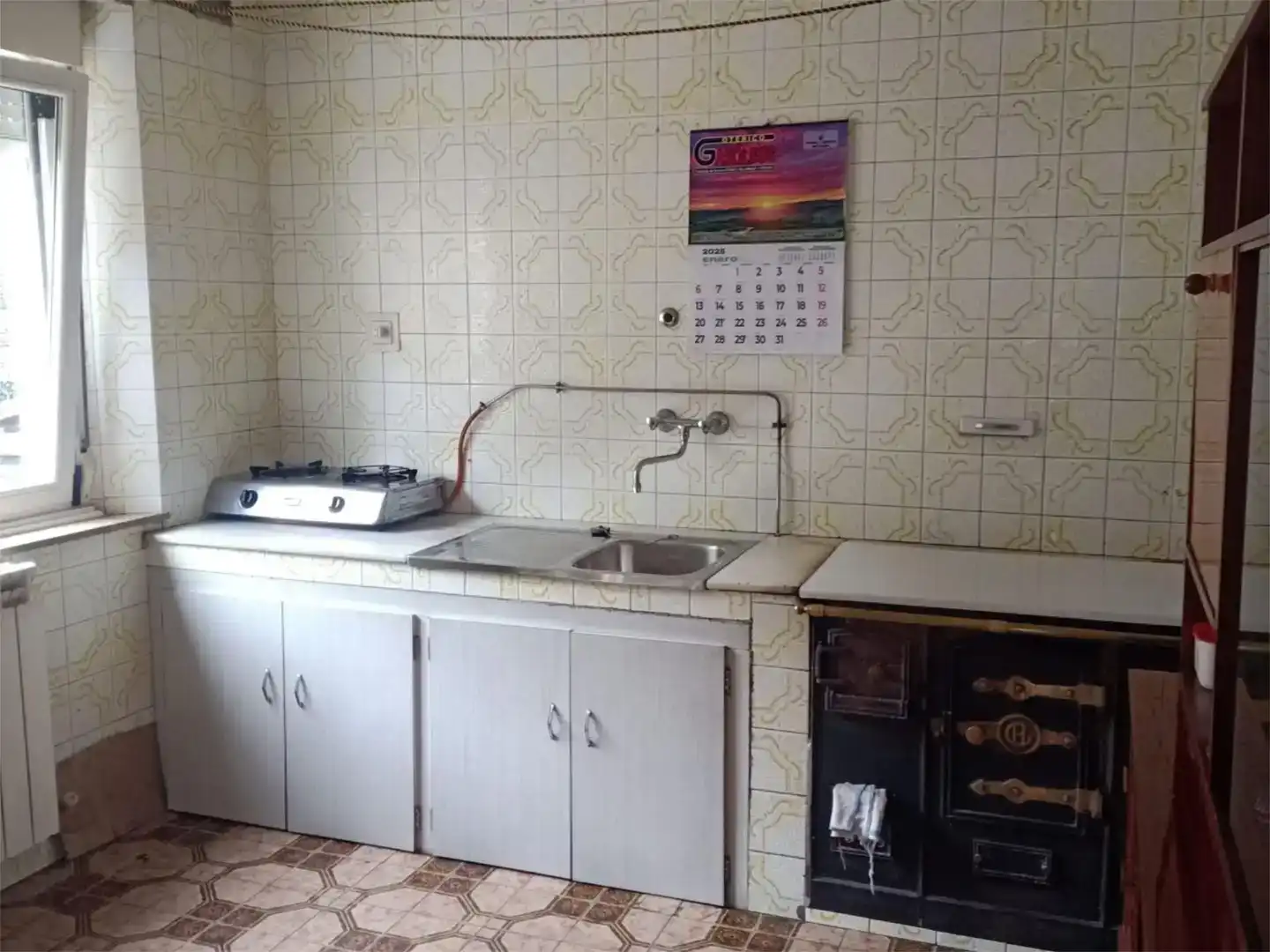Cuina de Casa o xalet en venda en Valdelugueros amb Terrassa