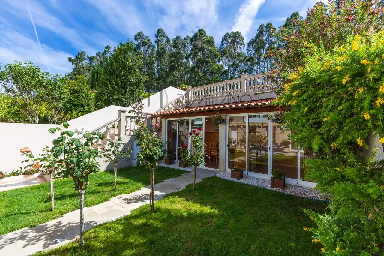 Jardín de Casa adosada en venta en Vigo  con Calefacción, Jardín privado y Parquet