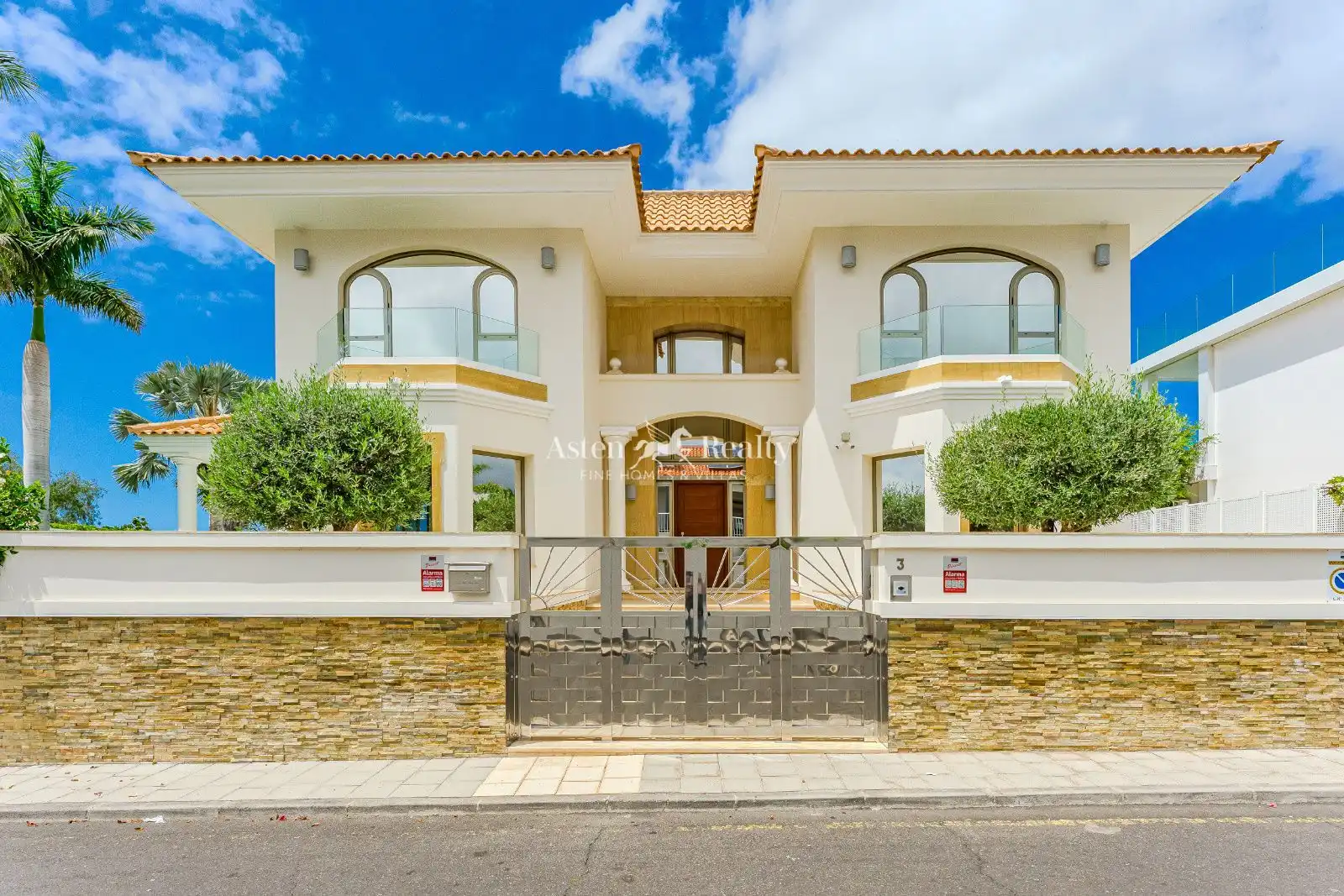 Casa con piscina en venta en Samarin, imagen 2