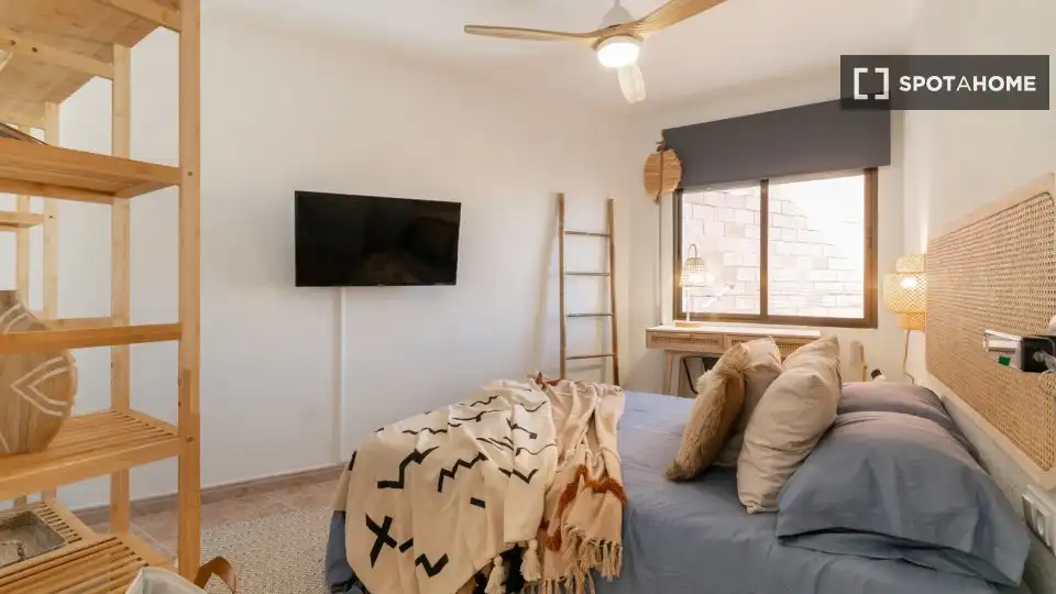 Bedroom of Flat for rent in Barcelona  with Air Conditioner, Heating and Furnished