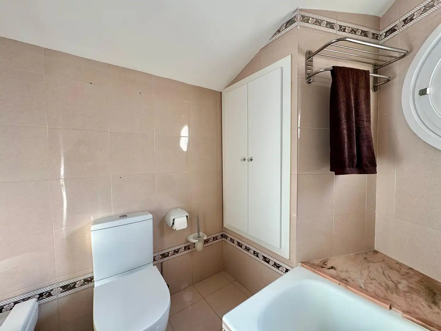 Badezimmer von Maisonette zur Miete in Palamós mit Klimaanlage, Terrasse und Möbliert
