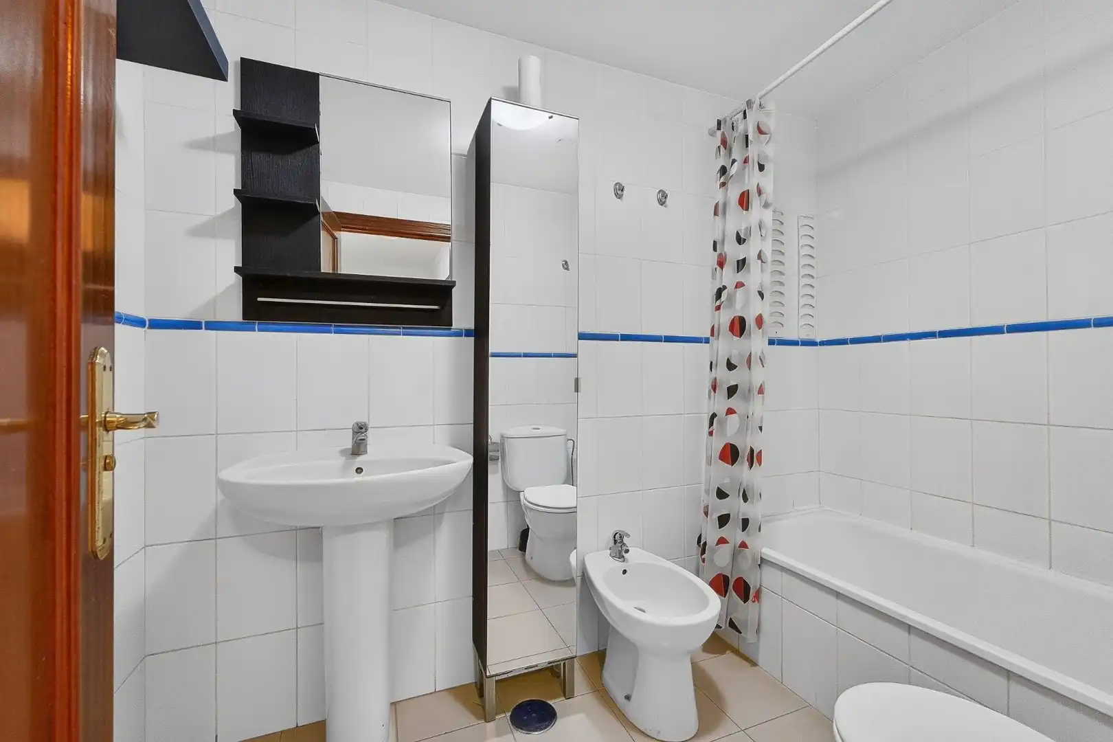 Bathroom of Apartments for sale in La Camella