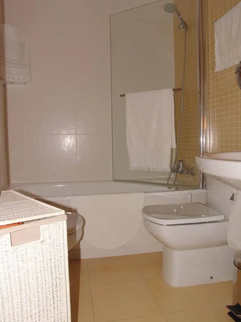 Baño de Piso en venta en Elche / Elx con Aire acondicionado, Calefacción y Terraza
