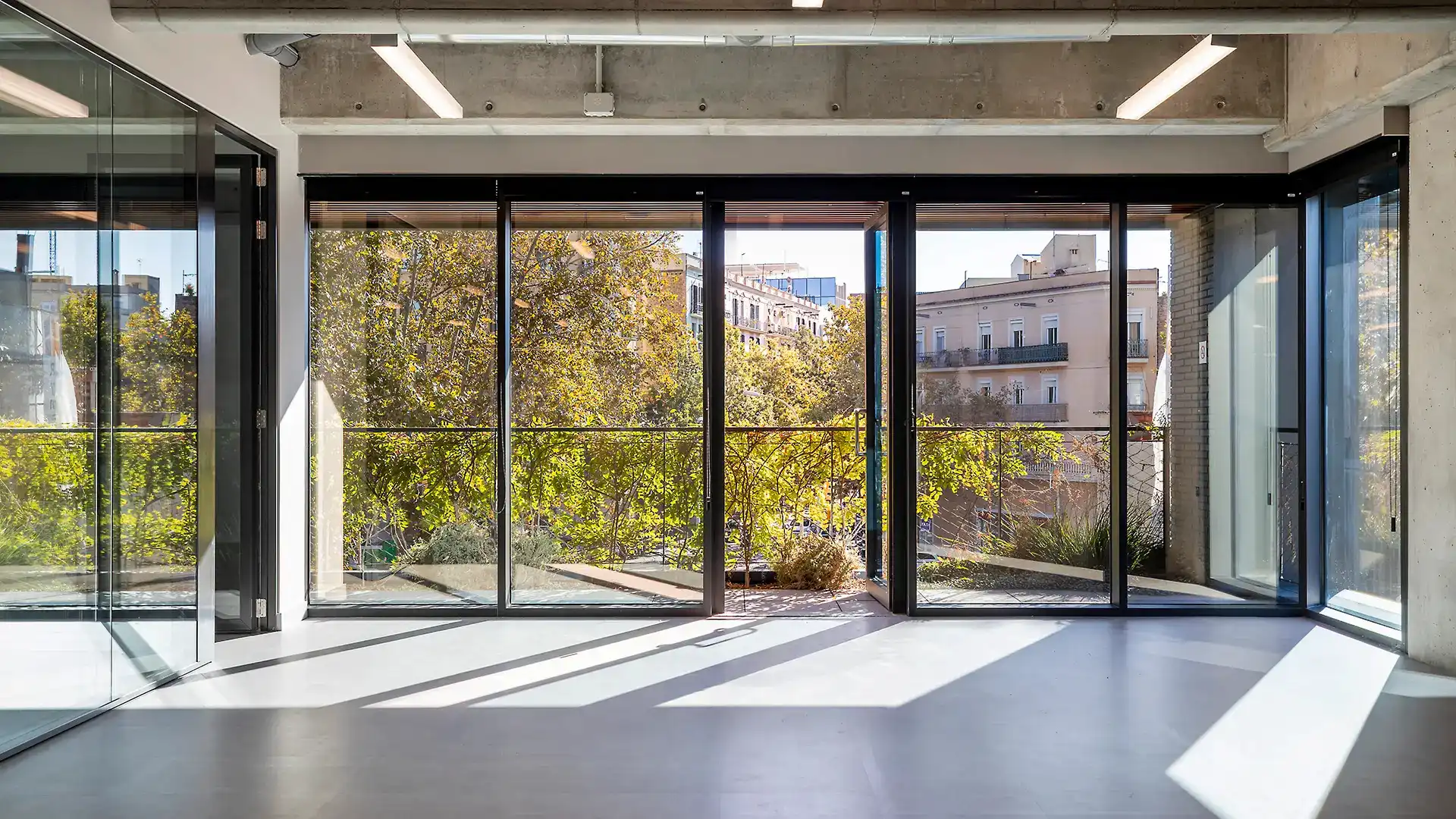 Vista exterior de Oficina de alquiler en Barcelona con Aire acondicionado y Terraza