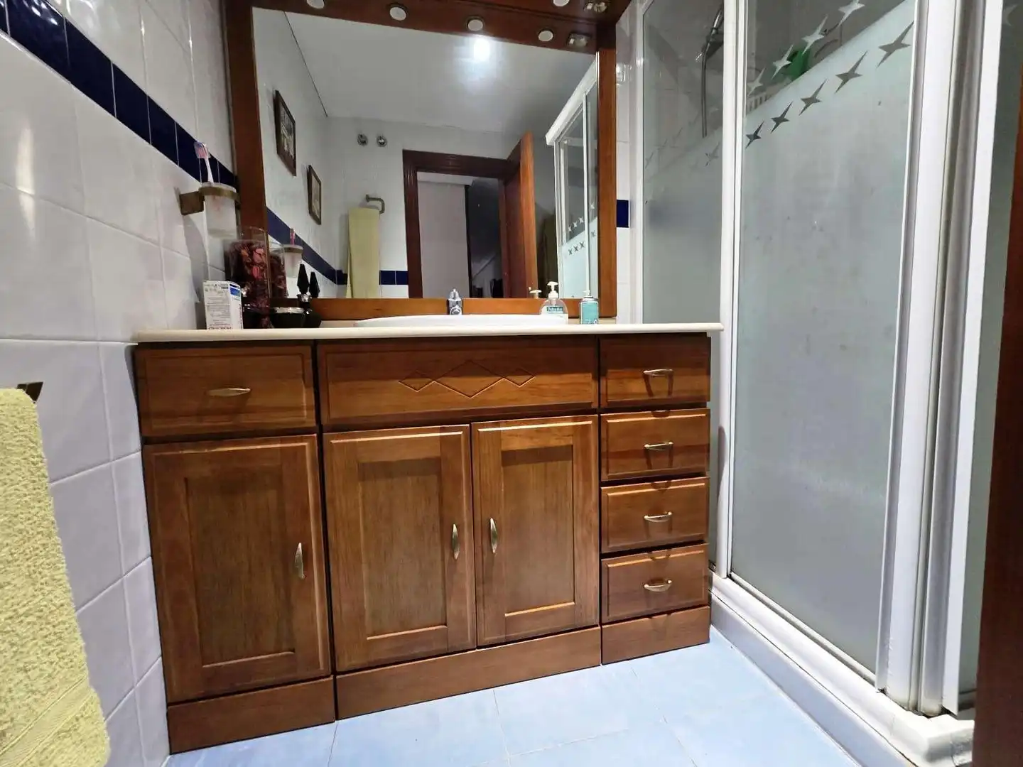Bany de Casa o xalet en venda en Castilleja de la Cuesta amb Aire condicionat, Terrassa i Balcó