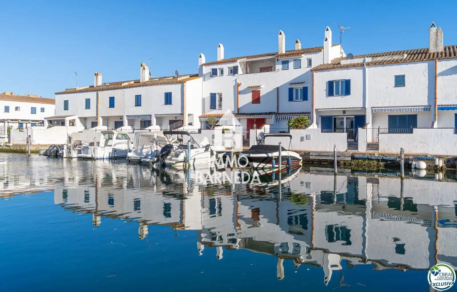Exterior view of Houses for sale in Empuriabrava  with Air Conditioner, Heating and Terrace