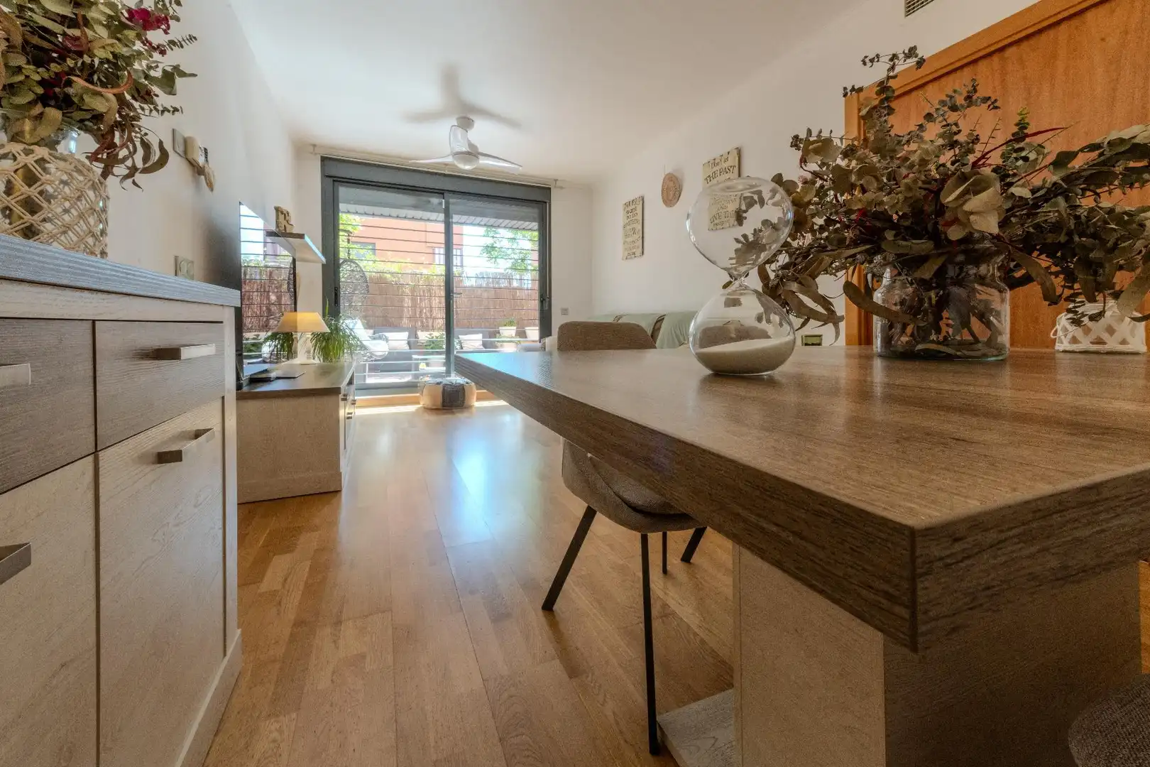 Sala de estar de Planta baja en venta en Sabadell con Aire acondicionado, Calefacción y Jardín privado
