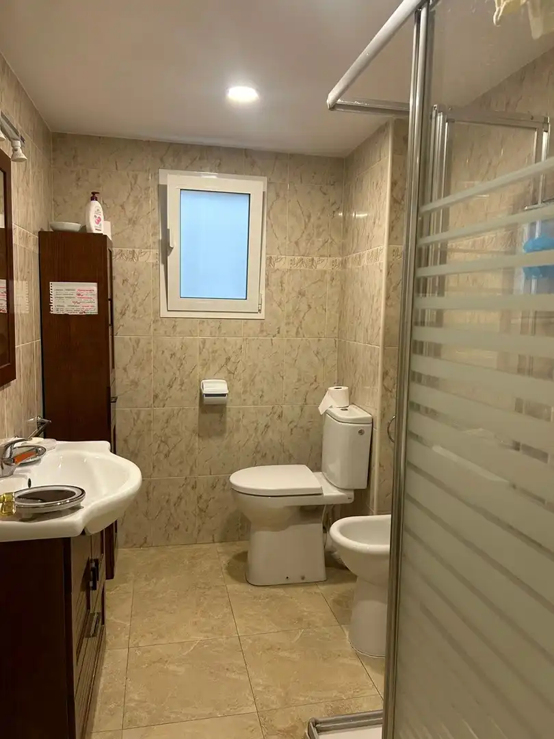Bathroom of Flat for rent in Valencia  with Air Conditioner and Furnished