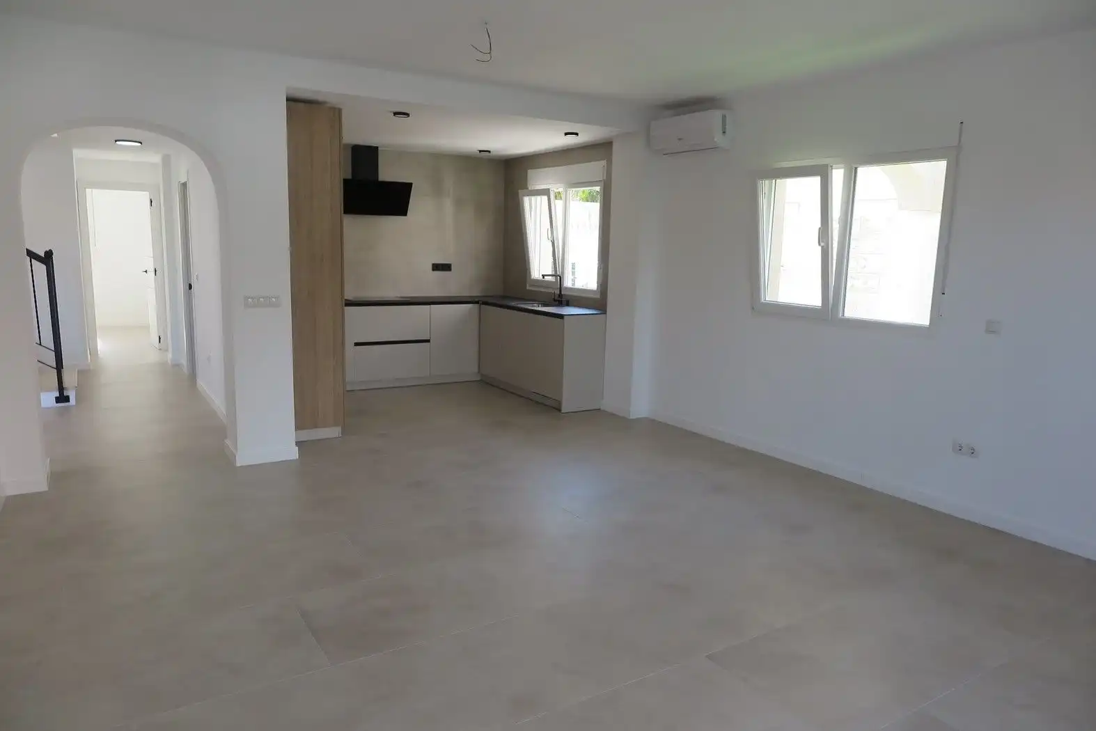Casa amb jardí en venda a Pueblo Acantilado - Lanuza, imagen 6