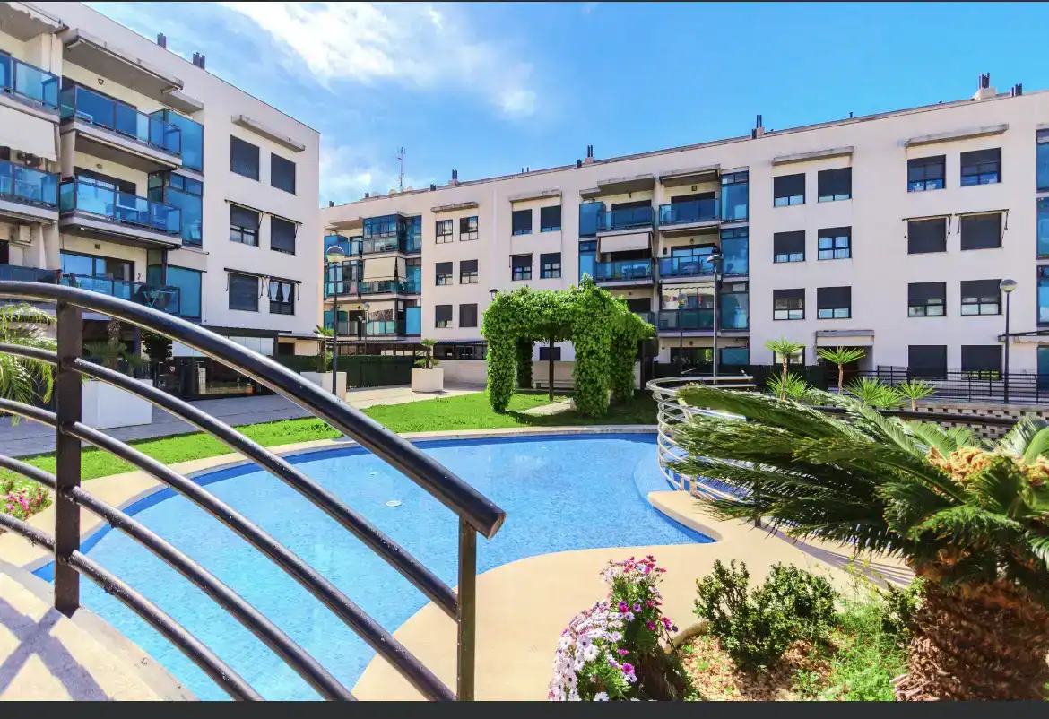 Vista exterior de Pis en venda en Santa Pola amb Aire condicionat, Piscina i Balcó