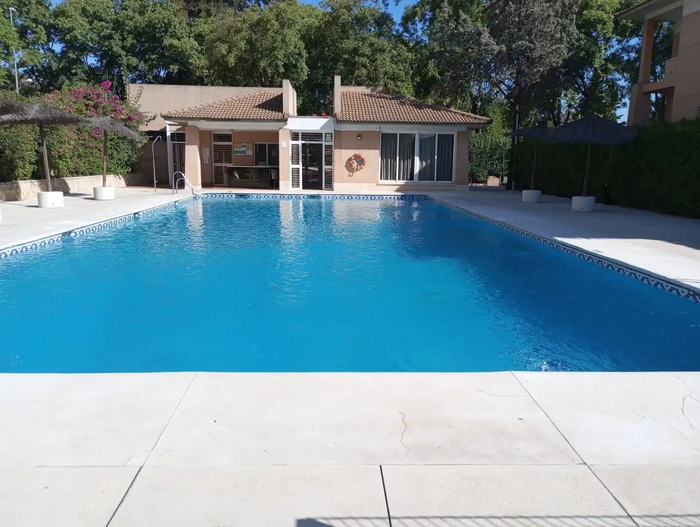 Piscina de Ático en venta en Tomares con Terraza y Piscina comunitaria