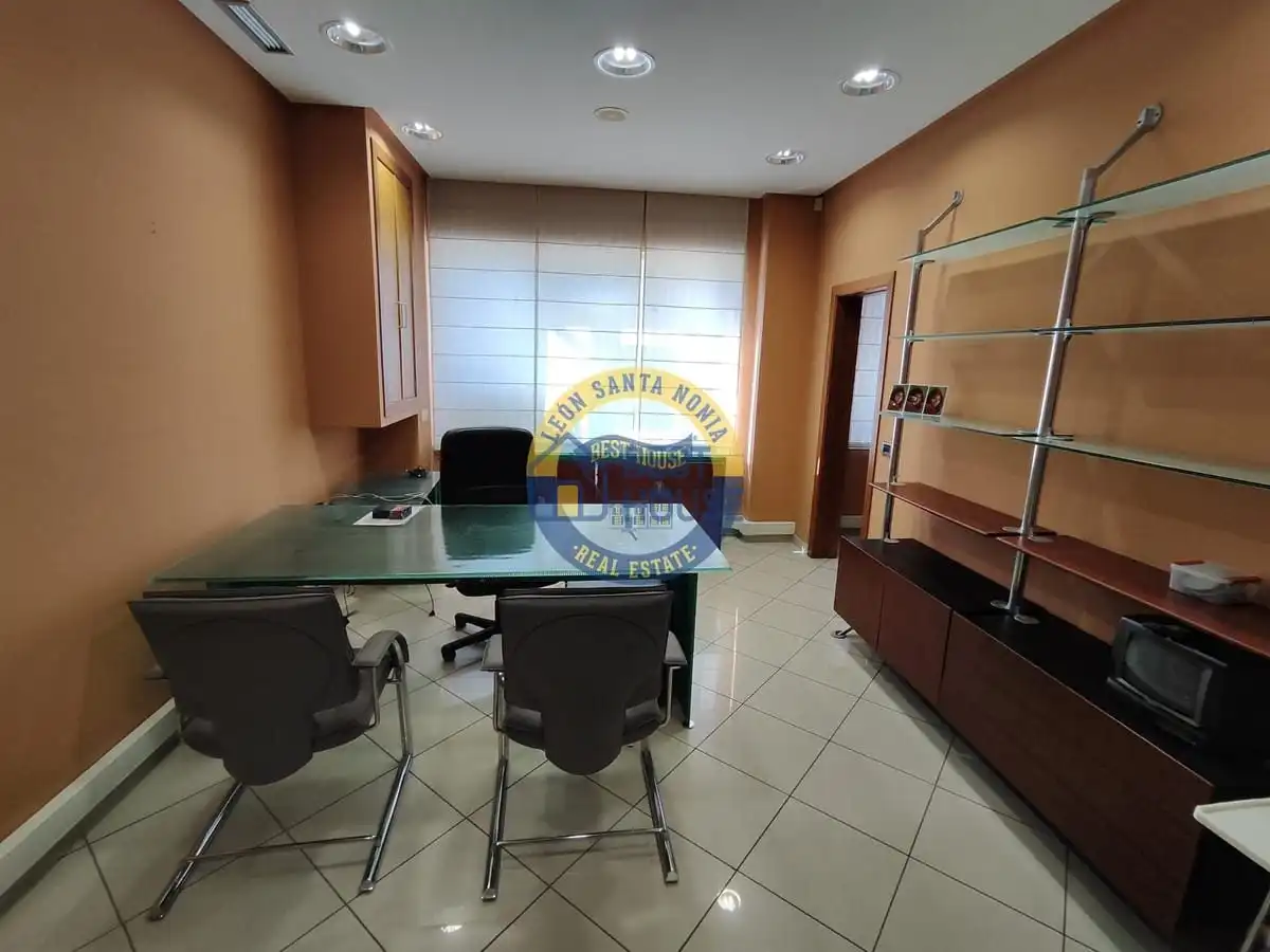Office for rent in San Claudio - La Chantría