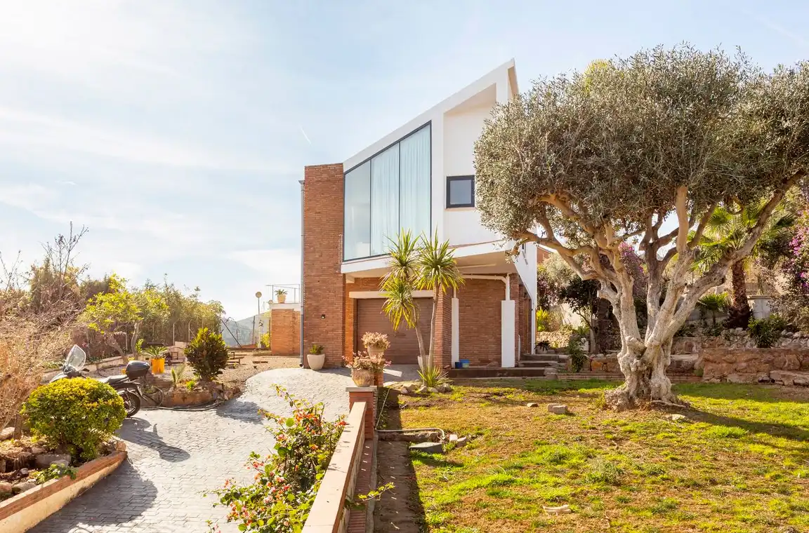 Exterior view of Houses for rent in Gavà  with Air Conditioner, Heating and Private garden