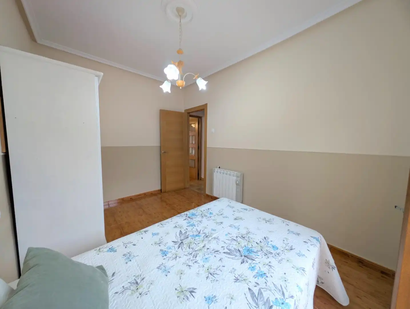 Habitación de Piso en venta en San Martín del Rey Aurelio con Calefacción, Trastero y Balcón