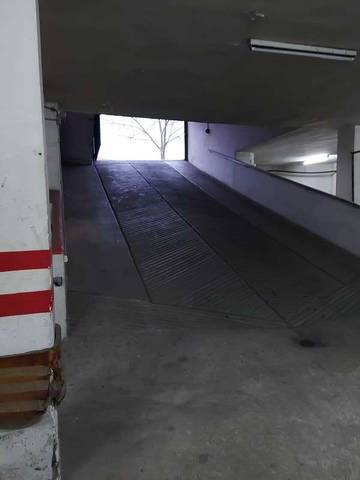 Garaje en Alquiler en Salesas