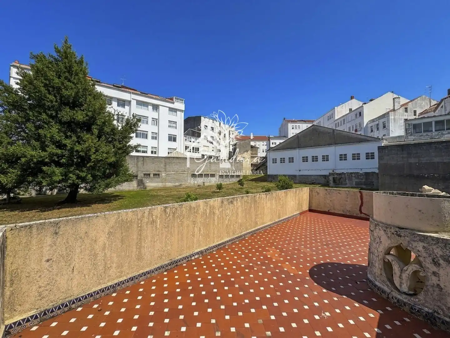 Vista exterior de Pis en venda en Ferrol amb Jardí privat, Terrassa i Traster