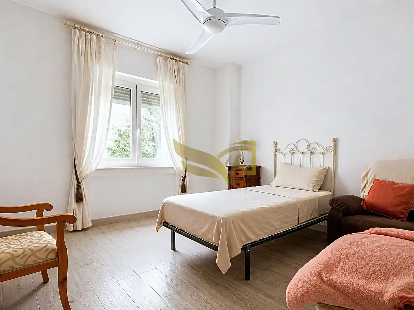 Bedroom of Flat for sale in Sevilla  with Air Conditioner, Heating and Furnished