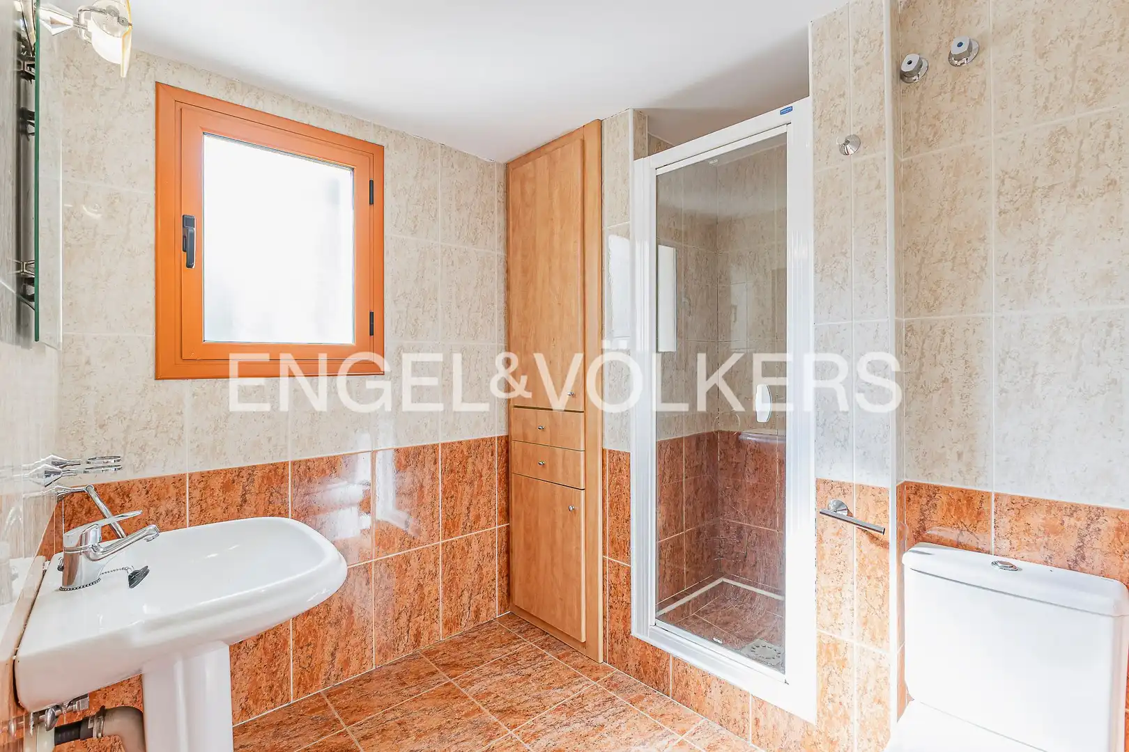 Baño de Casa o chalet de alquiler en Barcelona con Aire acondicionado, Calefacción y Jardín privado