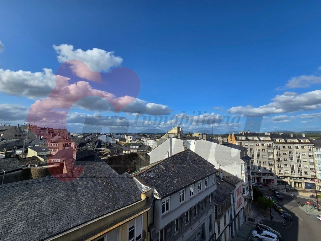 Vista exterior de Àtic en venda en Lugo Capital amb Terrassa